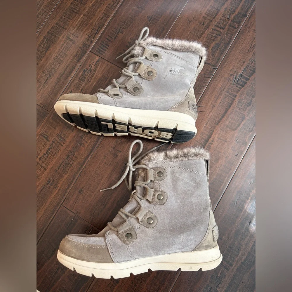 Sorel explorer Joan waterproof winter boots warm lace up boots size 8 outdoorsy